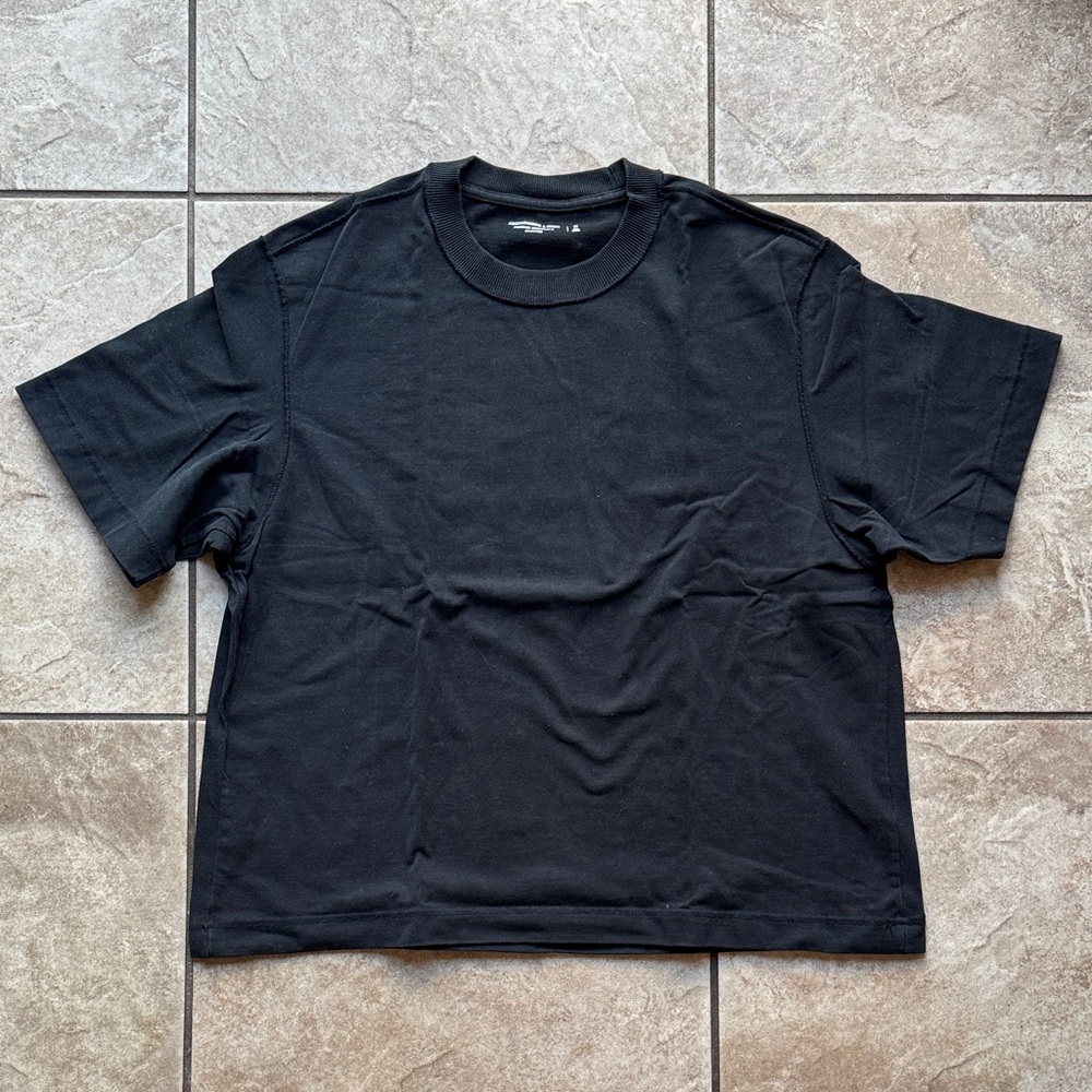 Abercrombie & Fitch Black Short Sleeve Cropped Tee